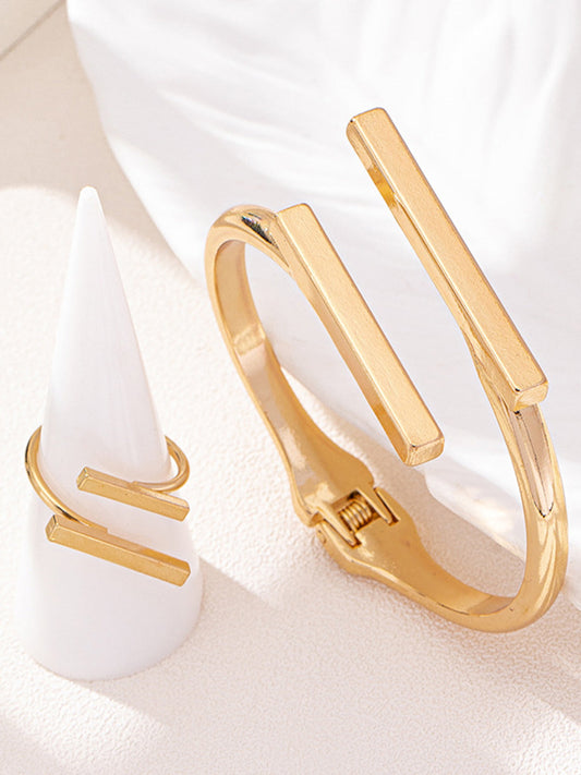 Ruœgy Geometric Golden Ring & Bracelet Set