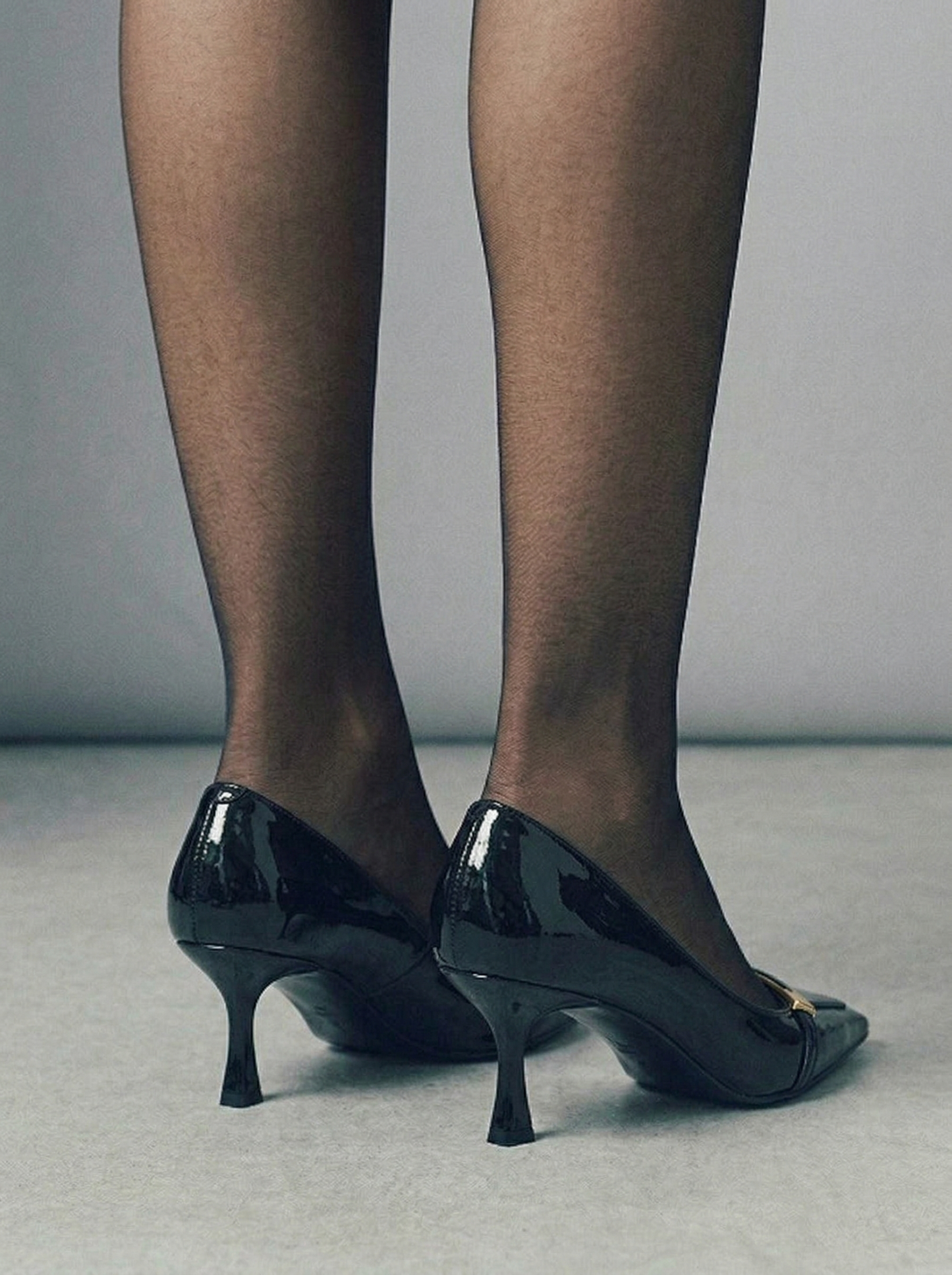 Ruœgy Talons Bout Pointu Boucle Métal Femme