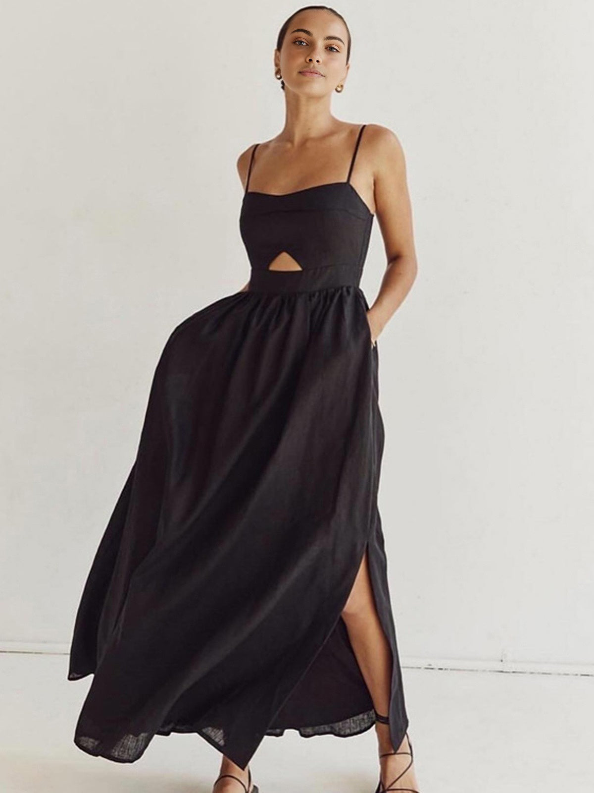 Ruœgy Sleeveless Cut Out Maxi Dress