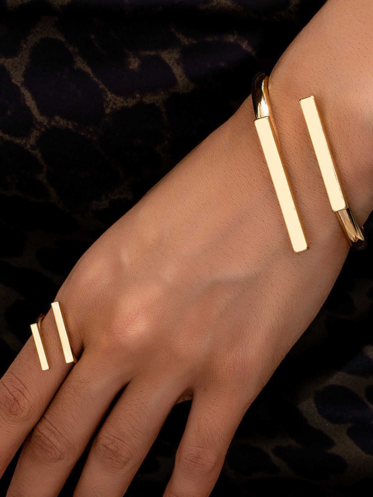 Ruœgy Geometric Golden Ring & Bracelet Set