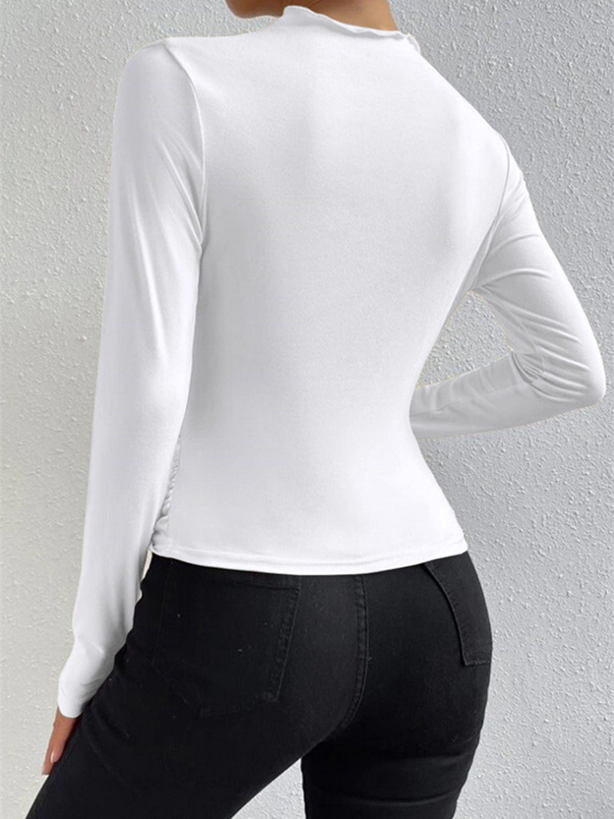Ruœgy Fitted Ruched Long Sleeve Top