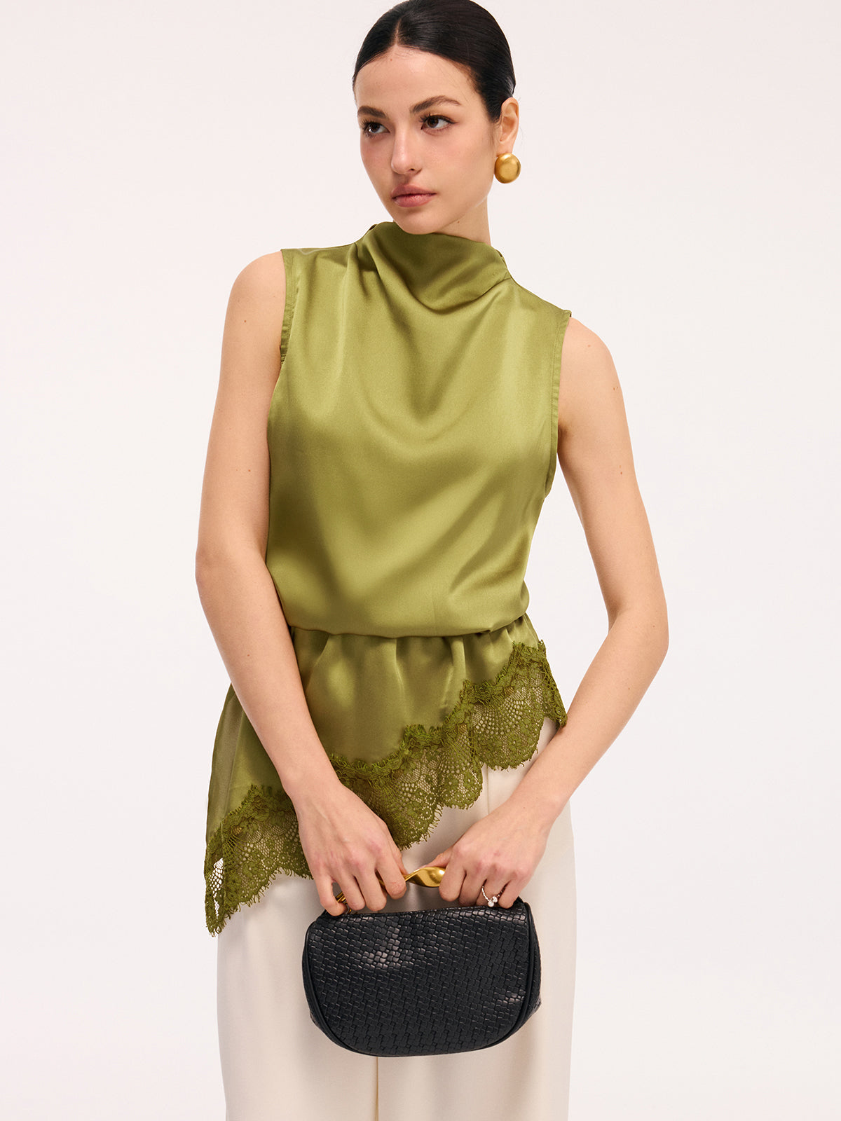 Ruœgy Sleeveless Satin Lace Top