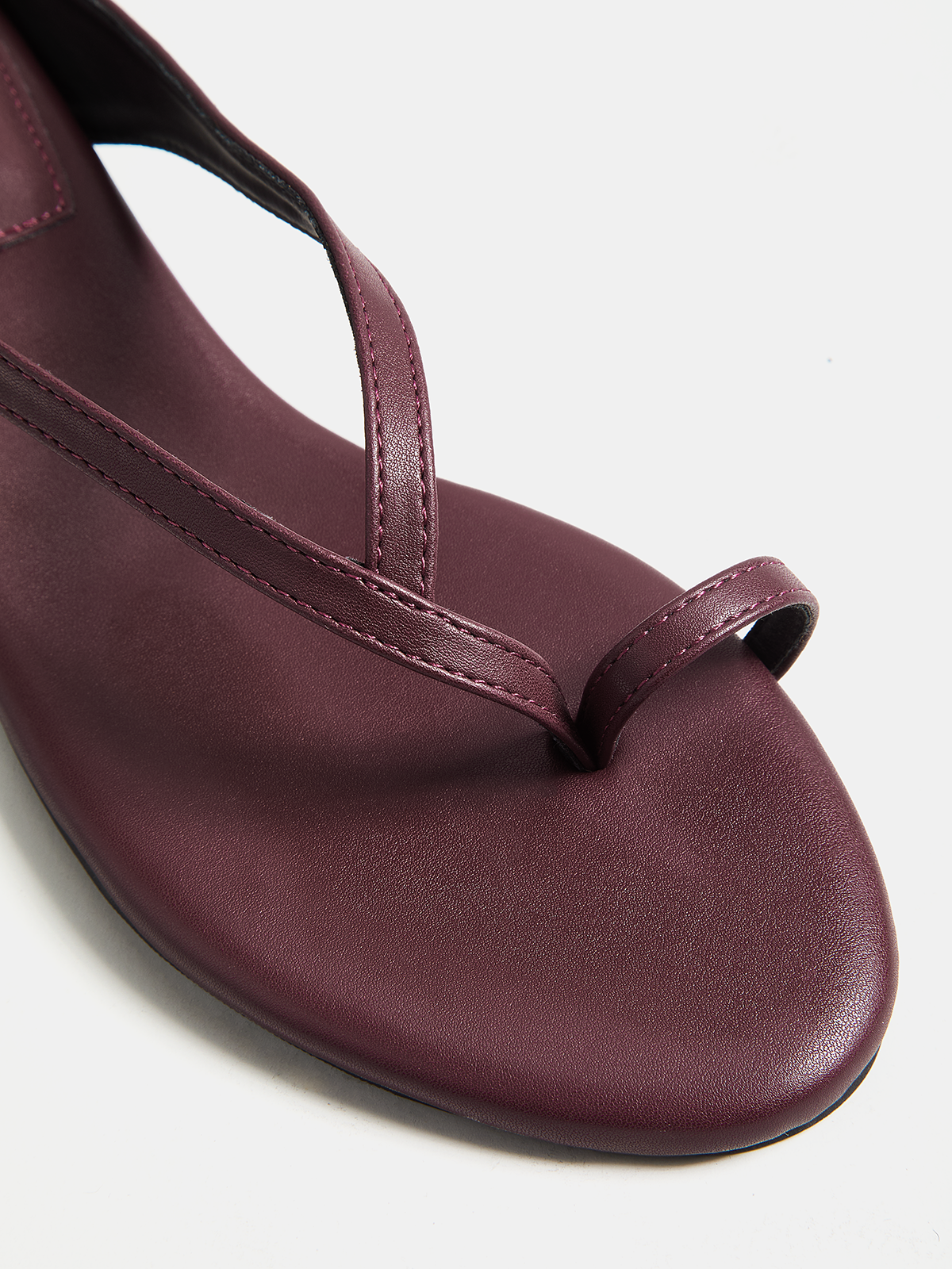 Ruœgy Sandales Plates Cuir Entre-Doigt Femme