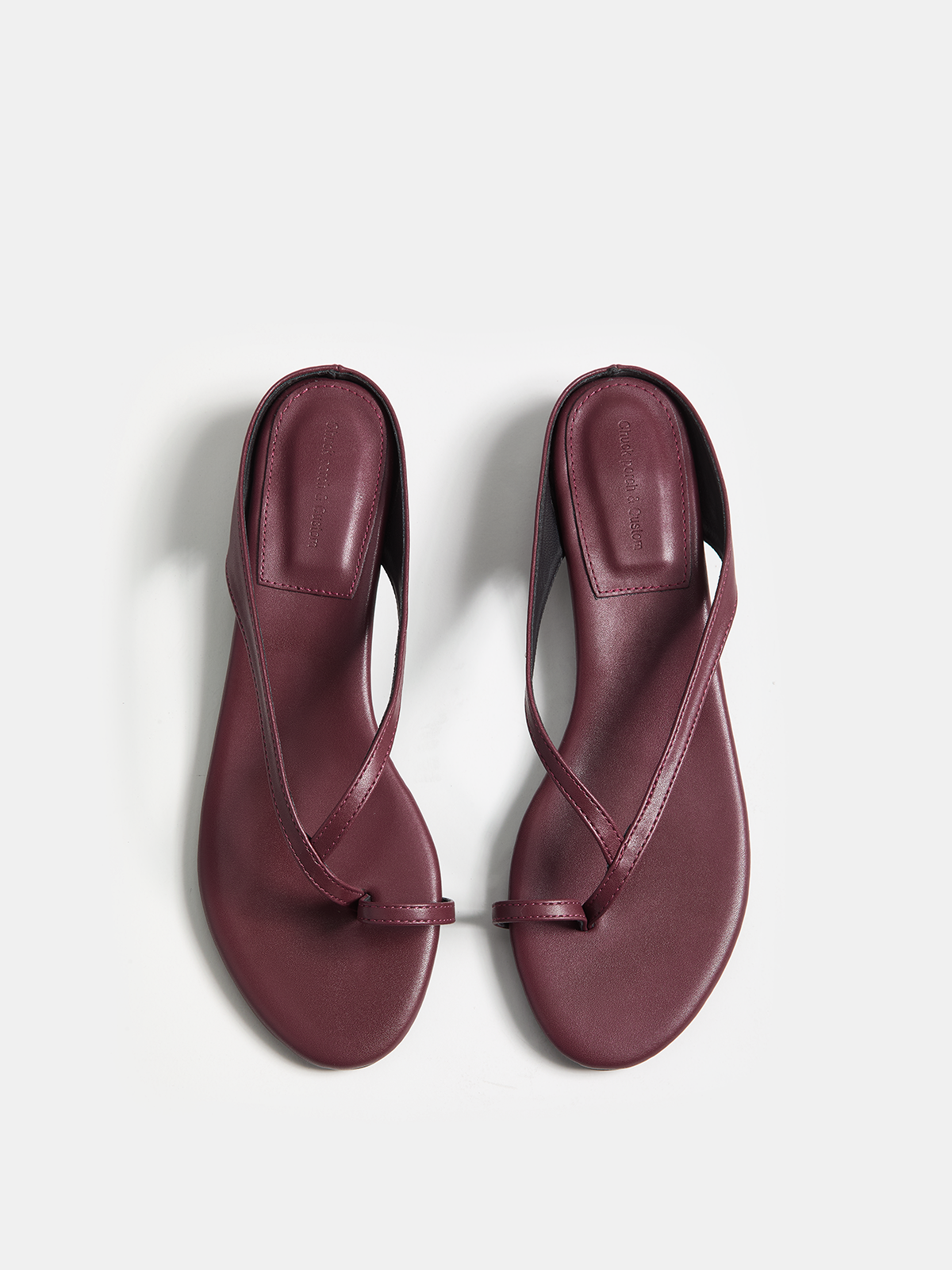 Ruœgy Sandales Plates Cuir Entre-Doigt Femme