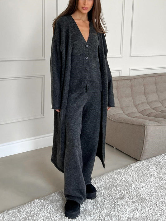 Ensemble Femme Trois Pièces en Maille à Coupe Droite et Design Ouvert