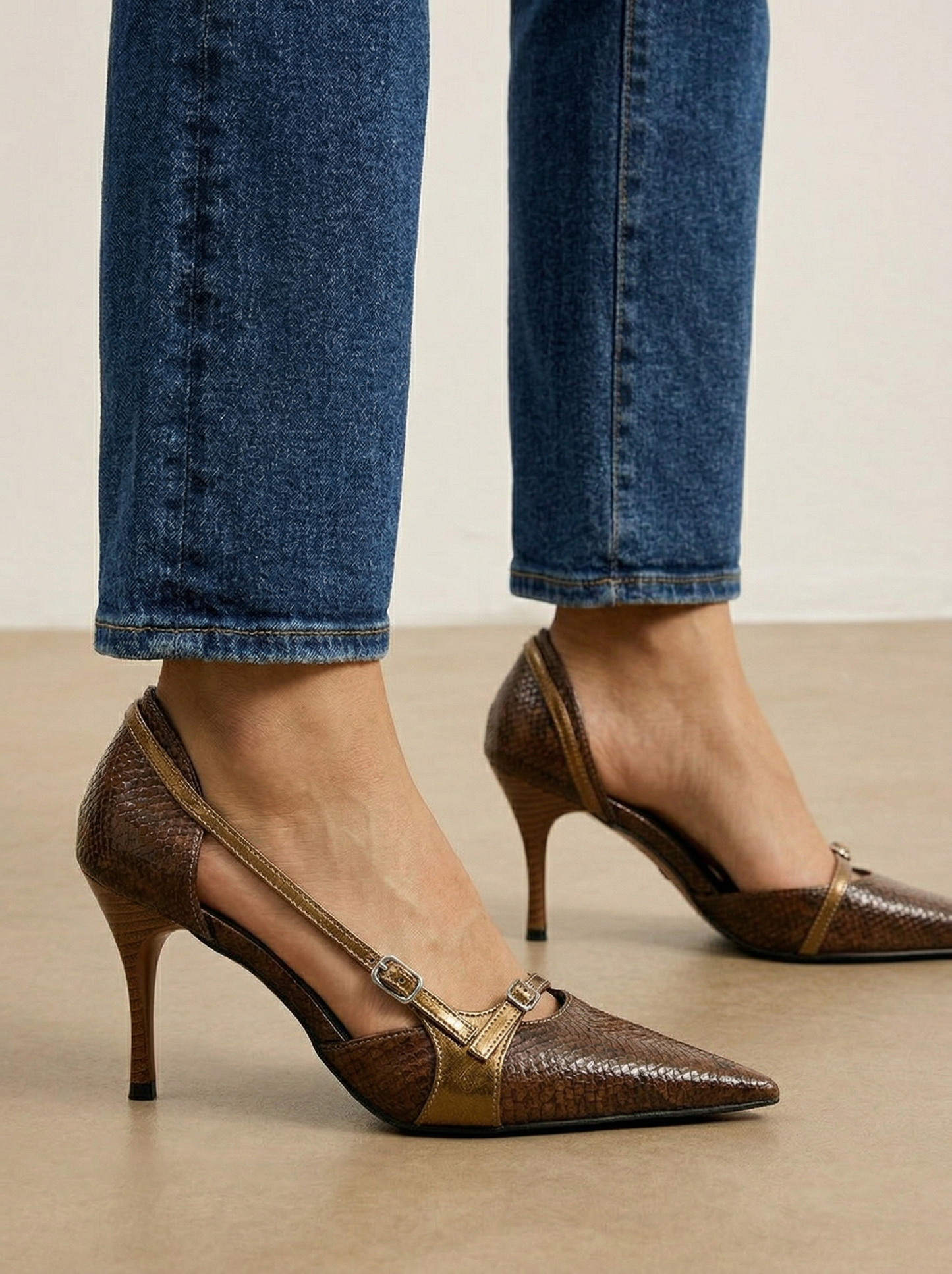 Ruœgy Talons Effet Serpent Bout Pointu Femme