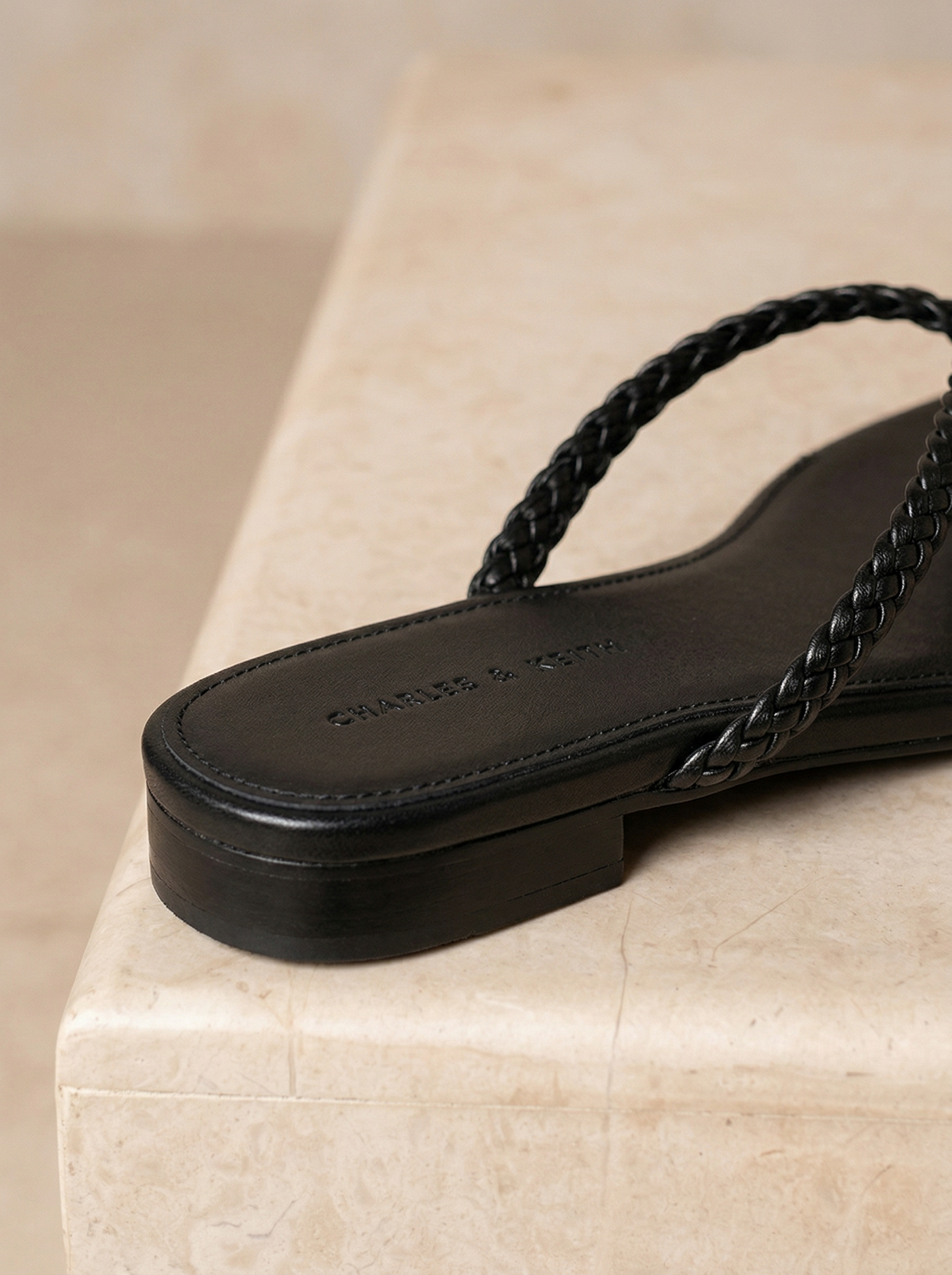 Ruœgy Tongs Cuir Bout Carré Femme