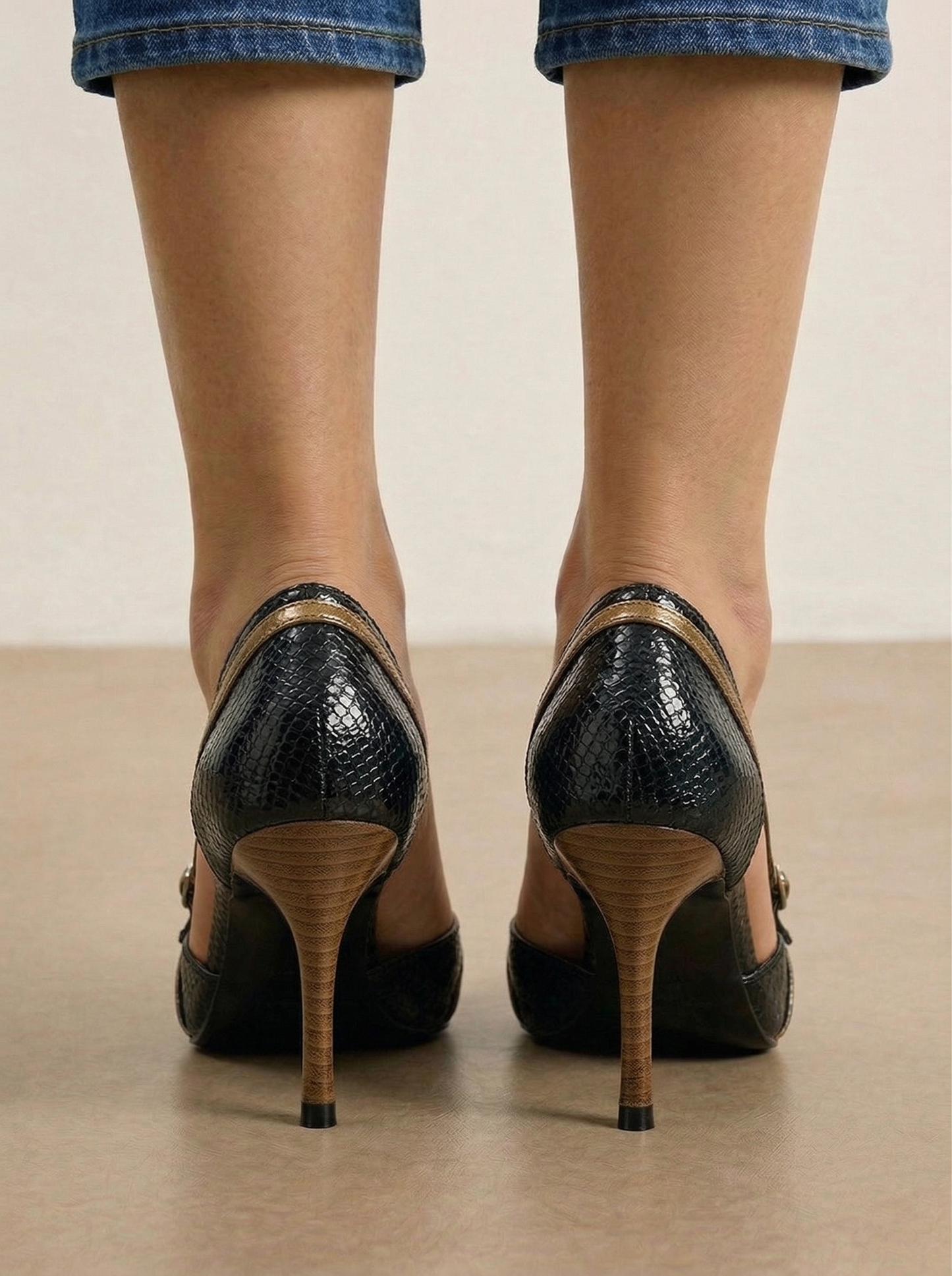 Ruœgy Talons Effet Serpent Bout Pointu Femme