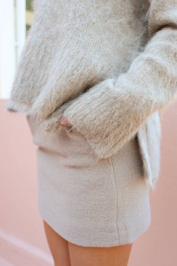 Pull Femme Oversize en Maille Mélangée Alpaga à Col V et Finitions Côtelées