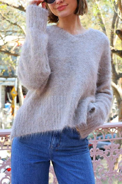 Pull Femme Oversize en Maille Mélangée Alpaga à Col V et Finitions Côtelées