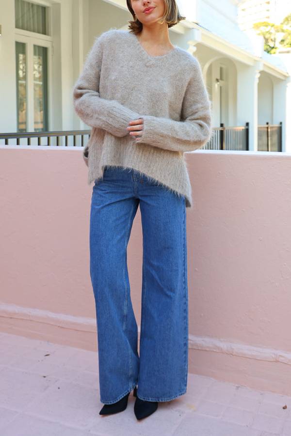 Pull Femme Oversize en Maille Mélangée Alpaga à Col V et Finitions Côtelées