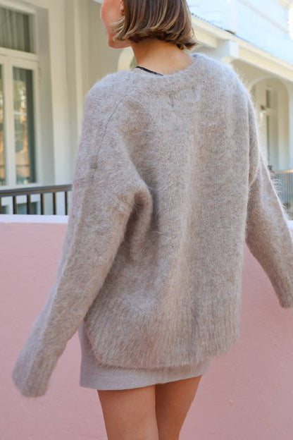 Pull Femme Oversize en Maille Mélangée Alpaga à Col V et Finitions Côtelées