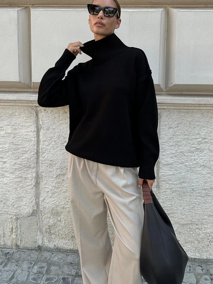 Pull Femme à Col Roulé en Maille Tricotée avec Finitions Décoratives