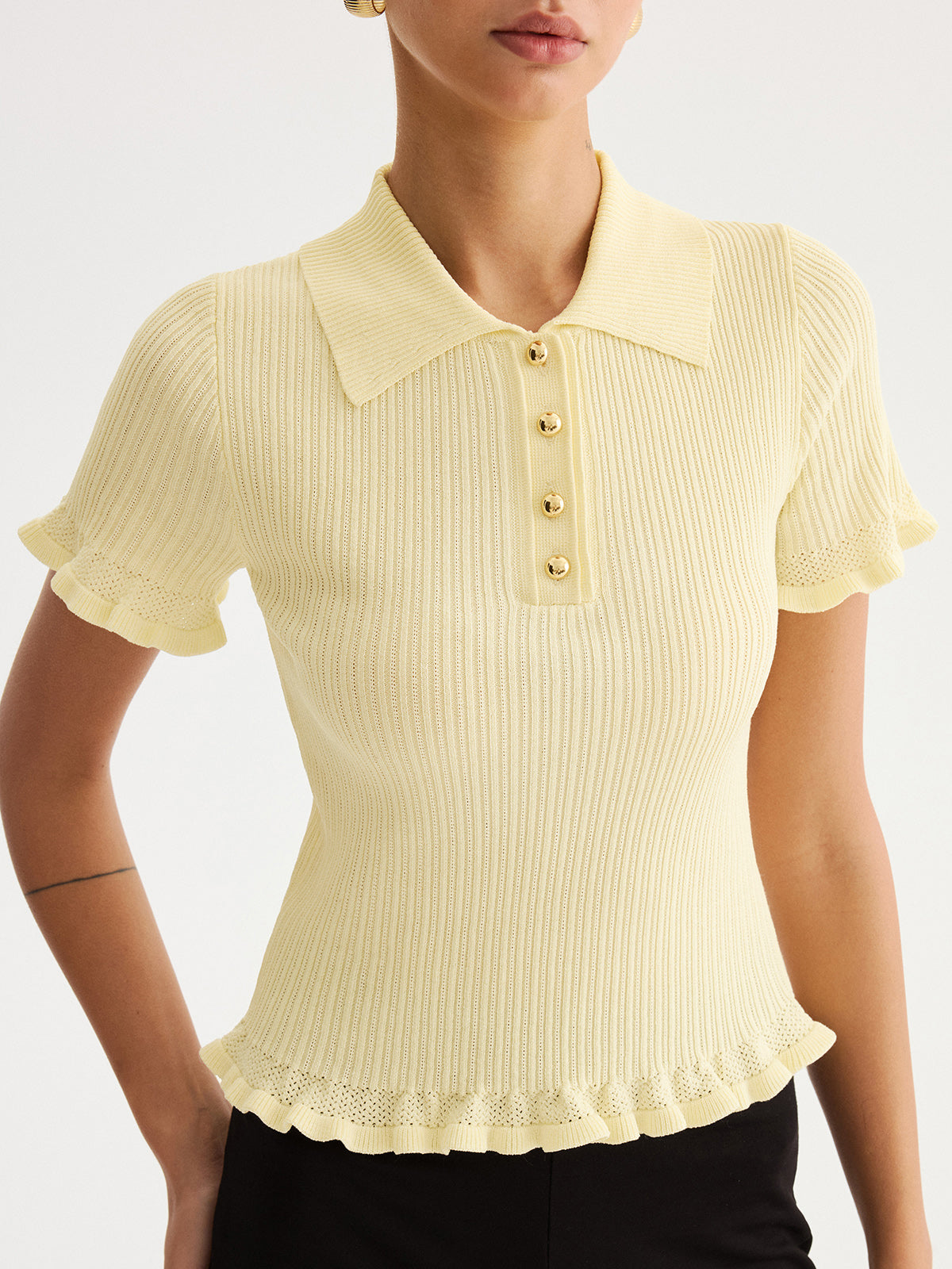 Ruœgy Top Maille Côtelée  à Col Volanté Femme