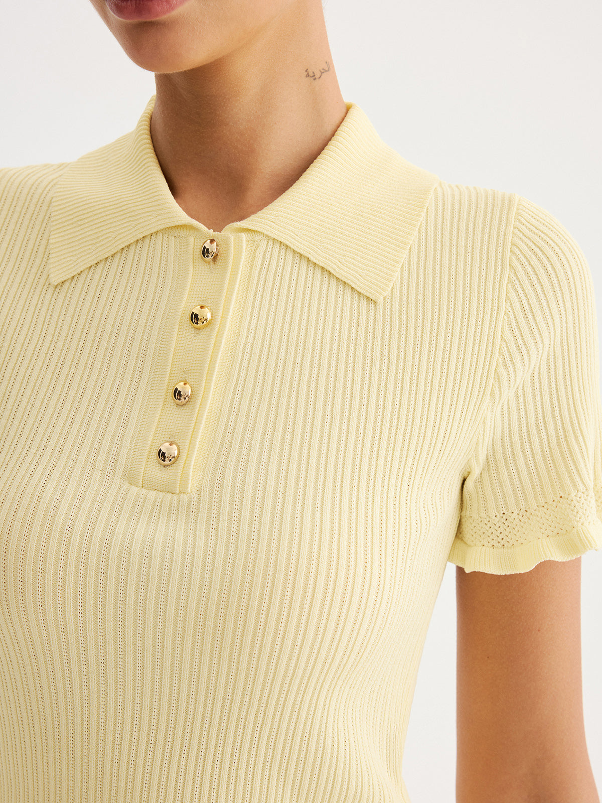 Ruœgy Top Maille Côtelée  à Col Volanté Femme