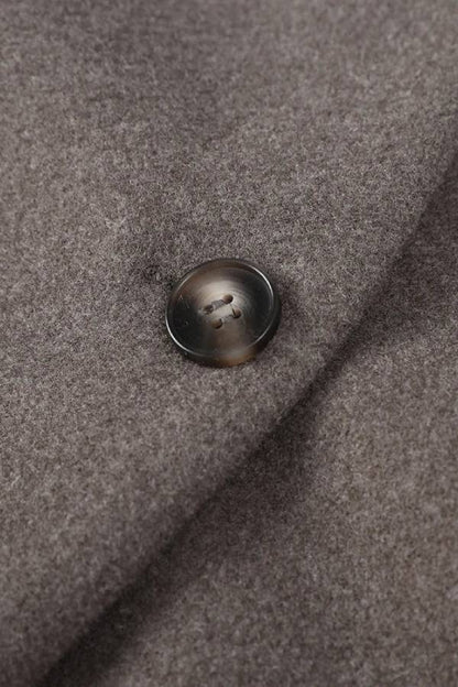 Veste Femme Courte et Cintrée à Col V avec Fermeture Boutonnée