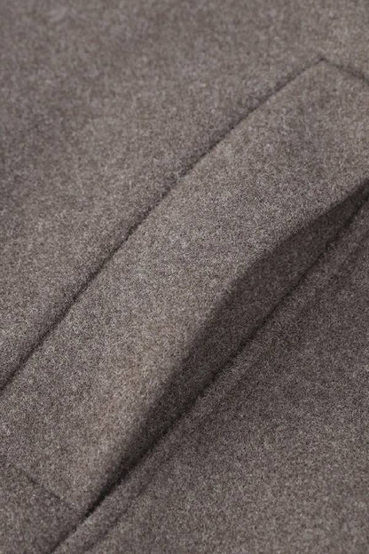 Veste Femme Courte et Cintrée à Col V avec Fermeture Boutonnée